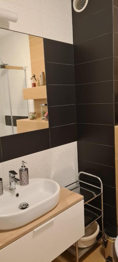 Grey & White Pogodne Apartment Kolobrzeg Luaran gambar