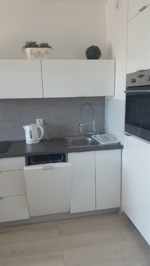 Grey & White Pogodne Apartment Kolobrzeg Luaran gambar