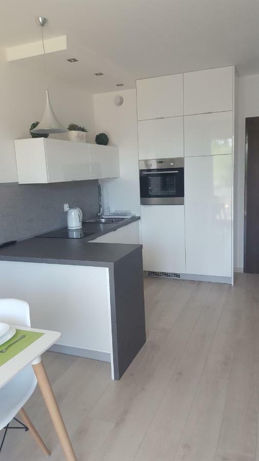Grey & White Pogodne Apartment Kolobrzeg Luaran gambar