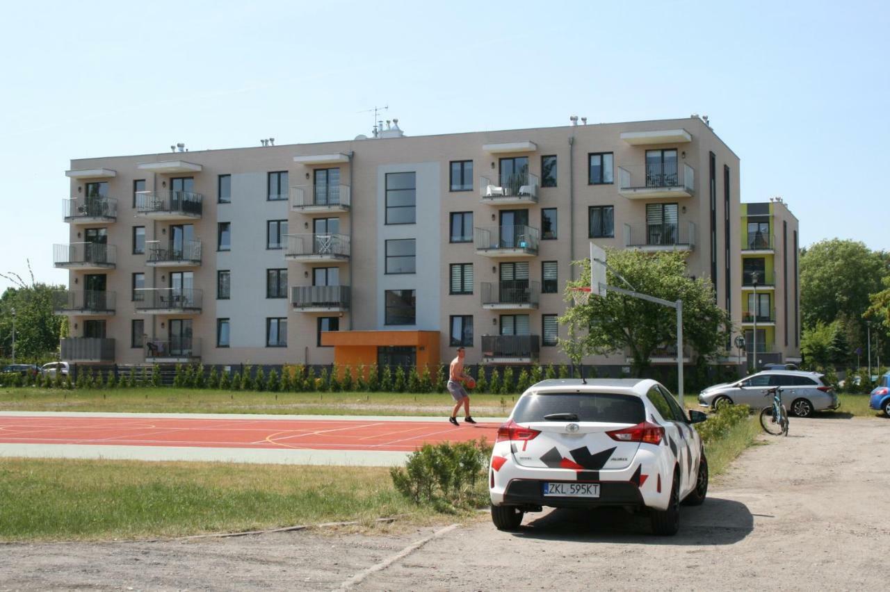 Grey & White Pogodne Apartment Kolobrzeg Luaran gambar